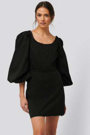 Glamorous Långärmad Miniklänning Med Korsettdetalj - Black