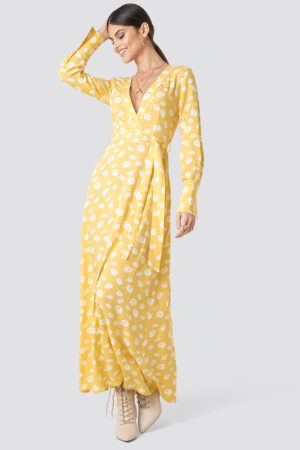 Milena Karl x NA-KD Deep V-neck Maxi Dress - Yellow