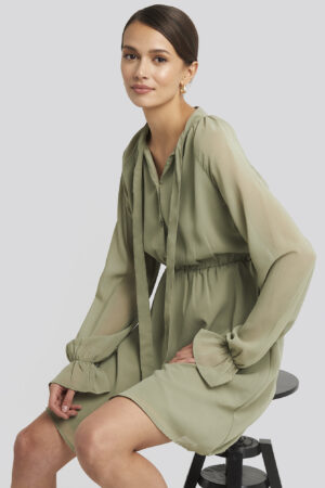 NA-KD Chiffon buttoned Dress - Green