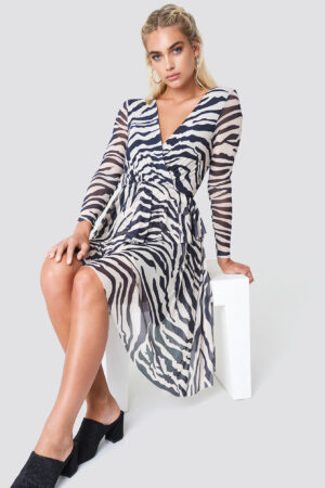 NA-KD Flounced Overlap Mesh Dress - Multicolor