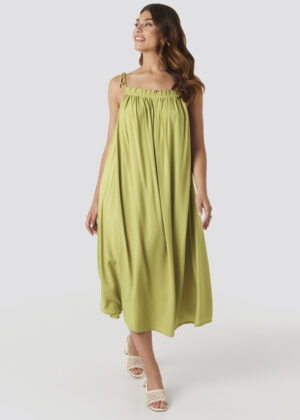 NA-KD Boho Flowing Straight Neck Midi Dress - Green