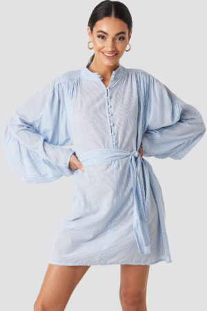 NA-KD Trend Gathered Sleeve Tied Waist Striped Shirt - Blue