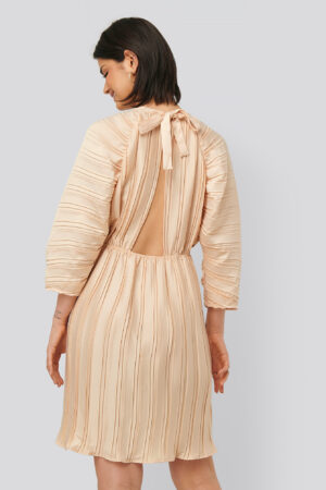 NA-KD Trend Klänning Med Veck - Beige