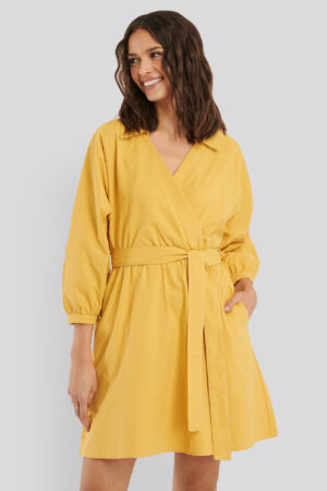 Trendyol Skjortklänning Med Krage Och Bälte - Yellow