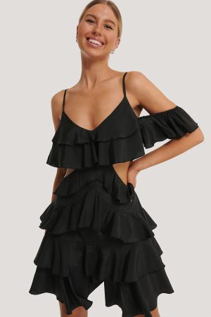 Kim Feenstra x NA-KD Miniklänning Med Volang - Black