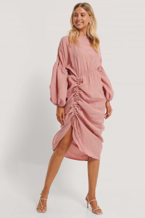 NA-KD Trend Draperad Midiklänning I Ballongmodell - Pink