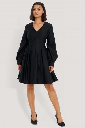 NA-KD Party Box Pleat Mini Dress - Black
