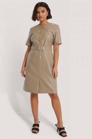 NA-KD Trend Pu-Klänning - Beige