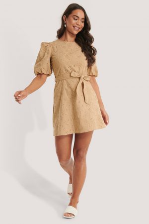 NA-KD Boho Broderad Bomullsklänning - Beige