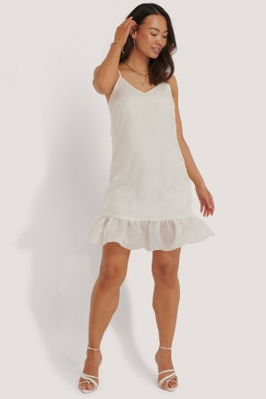 NA-KD Boho Klänning Med Volang Nedtill - White