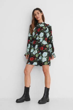 NA-KD Boho Miniklänning Med Hög Volangkrage - Multicolor