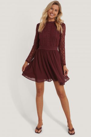 NA-KD Boho Lace Anglaise LS Mini Dress - Burgundy