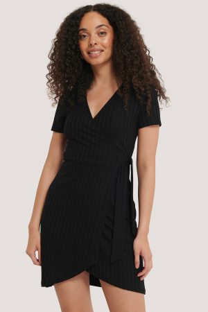 NA-KD Omlottklänning - Black