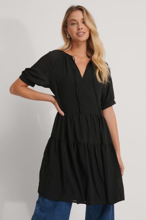 NA-KD Boho V-Ringad Miniklänning - Black