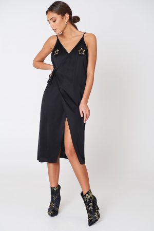 NA-KD Star Embroidery Wrap Over Dress - Black