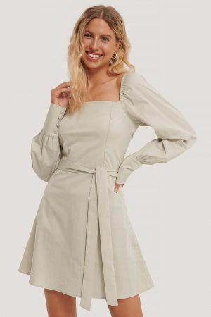 NA-KD Boho Klänning Med Puffärmar Och Knytning I Midjan - Beige