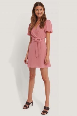 NA-KD Boho Chiffongklänning Med Knytning I Midjan - Pink