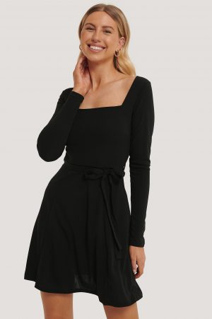 NA-KD Trend Tied Waist Square Neck Mini Dress - Black