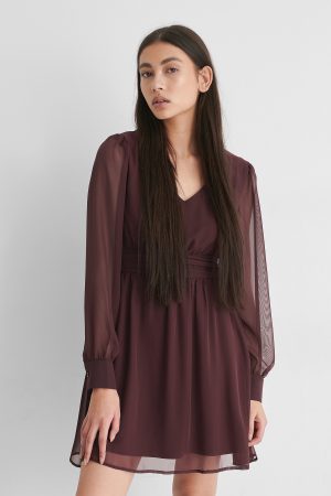 NA-KD Boho Rynkad Miniklänning Med Puffärm - Burgundy