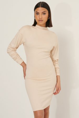 Selma Omari x NA-KD Jersey-Klänning Med Hög Hals - Beige