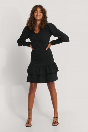 Trendyol Miniklänning Med Volangdetalj - Black