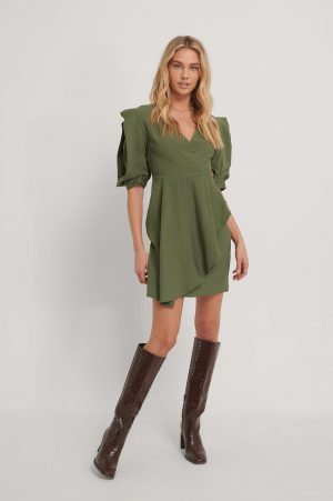 Trendyol Miniklänning Med Omlott Och Puffärm - Green